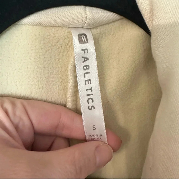 Fabletics Sage Coat in Oatmeal Women’s Long Sleeve Fleece Shawl Collar Sz S GUC - Picture 3 of 10